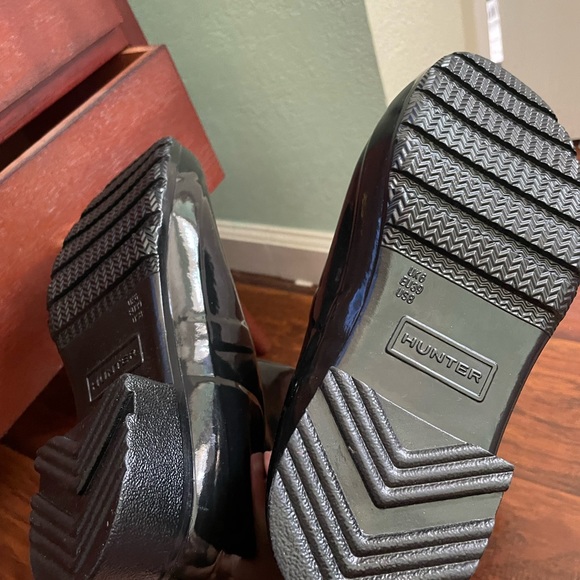 Hunter women’s high gloss original tour packable rain boot. Size 8 NWOT - Picture 3 of 6